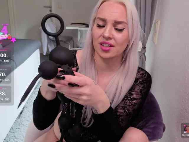 MiaXXXLive webcam