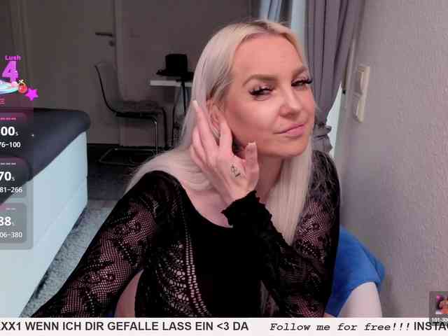 MiaXXXLive webcam