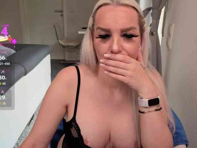 MiaXXXLive webcam