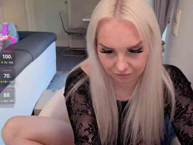 MiaXXXLive webcam