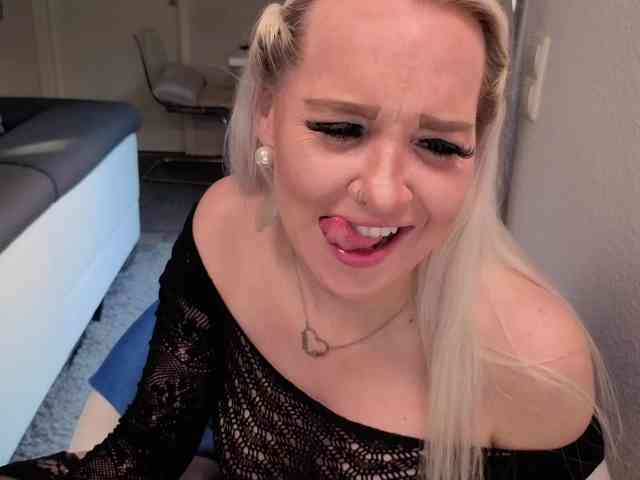 Model: MiaXXXLive