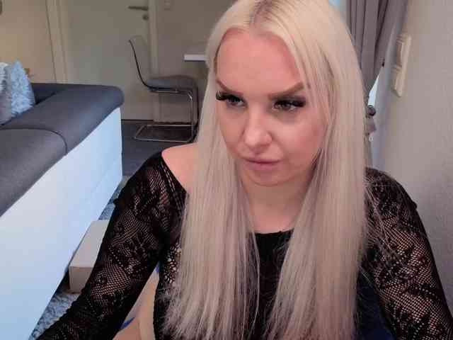 Model: MiaXXXLive