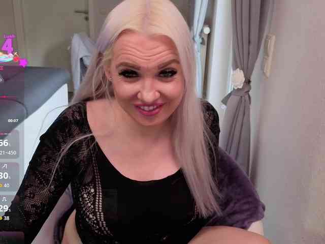 MiaXXXLive