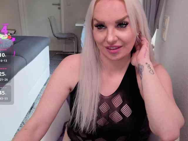 MiaXXXLive webcam