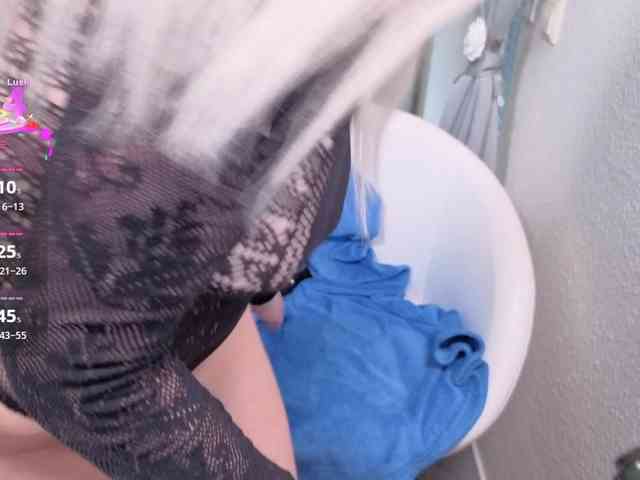 MiaXXXLive webcam
