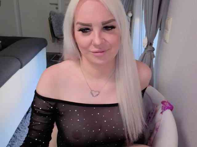 MiaXXXLive