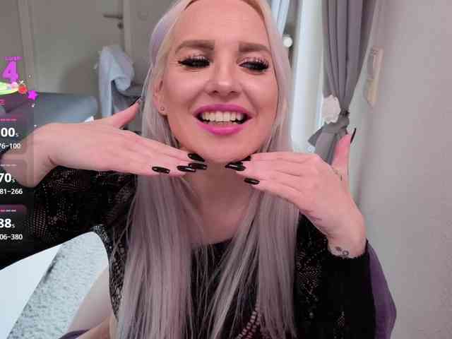 MiaXXXLive webcam