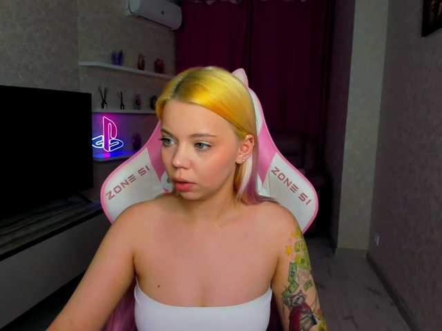 FunnyVibe live cam preview