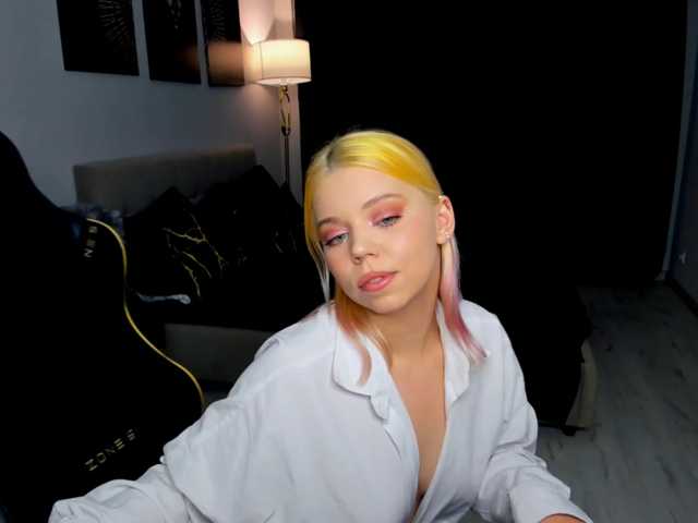 FunnyVibe live cam on BongaCams