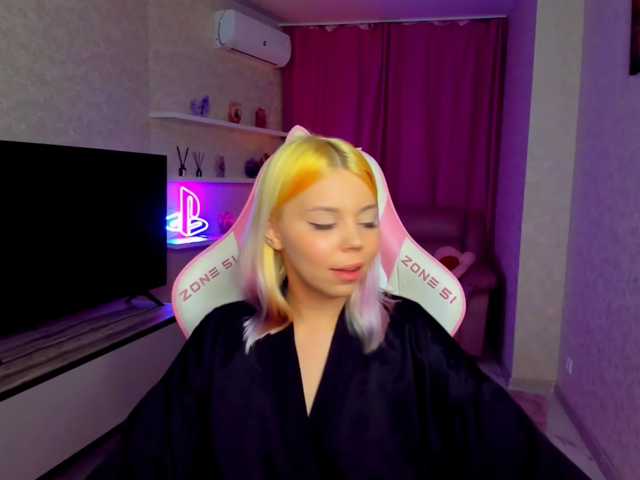 FunnyVibe live cam on BongaCams