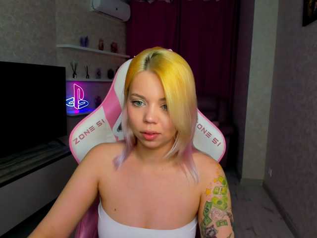 FunnyVibe live cam preview