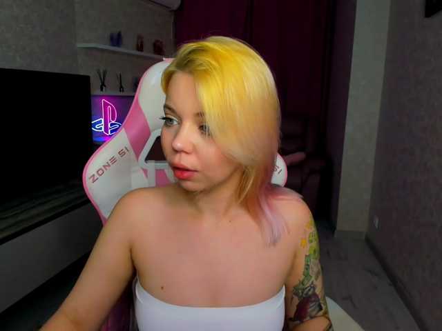 FunnyVibe live cam preview