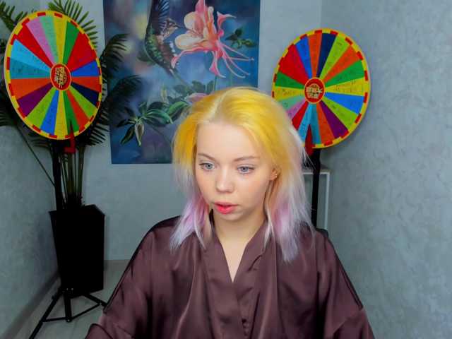 FunnyVibe live cam preview
