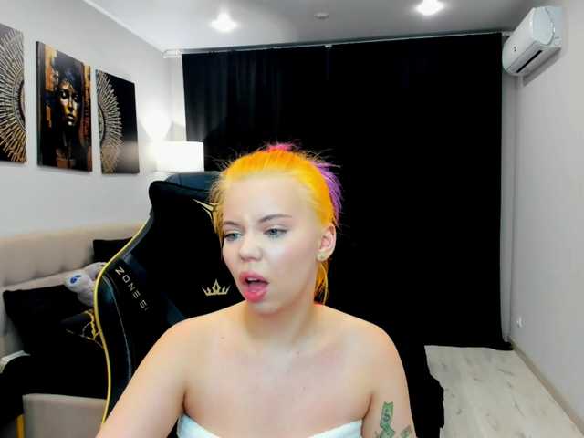 FunnyVibe live cam on BongaCams