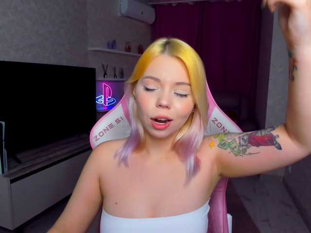 FunnyVibe live cam on BongaCams