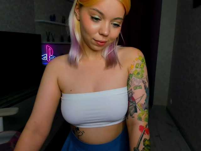 FunnyVibe live cam preview