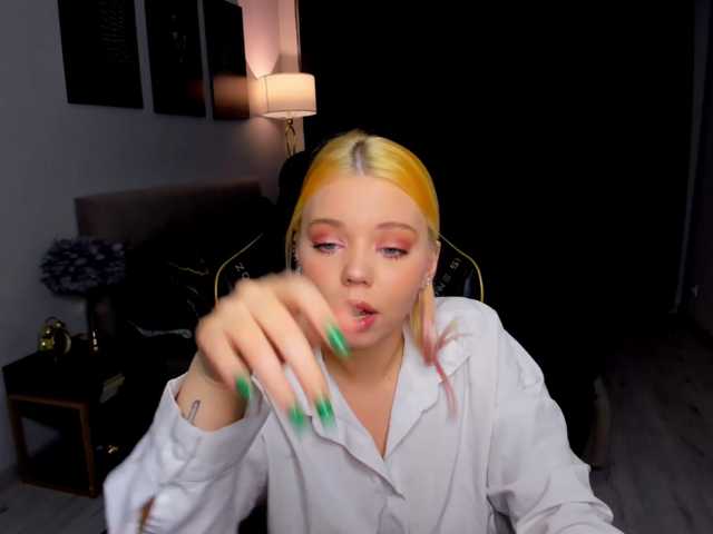 FunnyVibe live cam on BongaCams