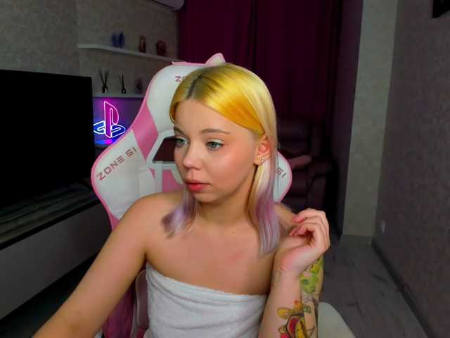 FunnyVibe live cam preview
