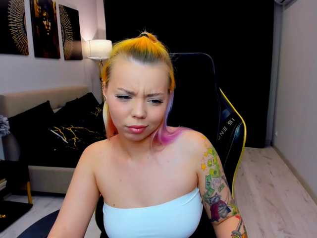 FunnyVibe live cam preview