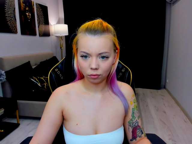 FunnyVibe live cam preview