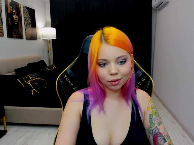 FunnyVibe live cam on BongaCams