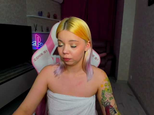 FunnyVibe live cam preview