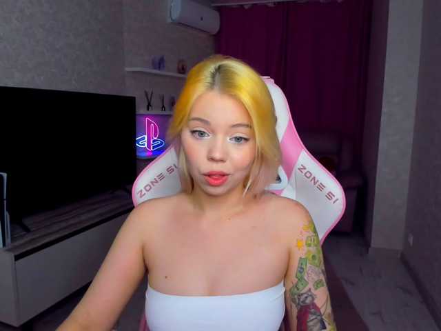 FunnyVibe live cam on BongaCams