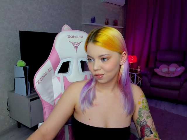 FunnyVibe live cam on BongaCams