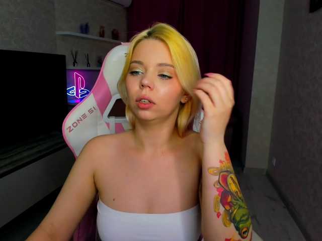 FunnyVibe live cam preview