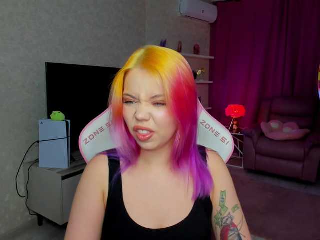 FunnyVibe live cam on BongaCams