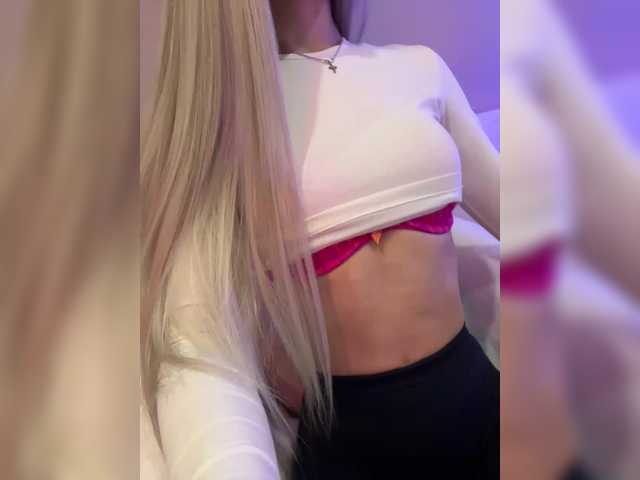 HollyPolly111's BongaCams show and profile