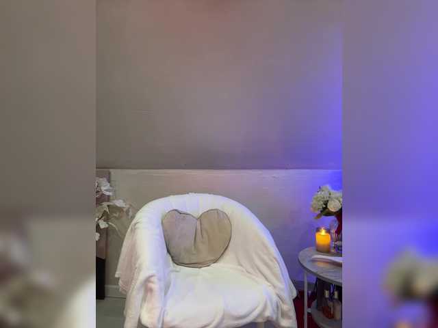 HollyPolly111's BongaCams show and profile