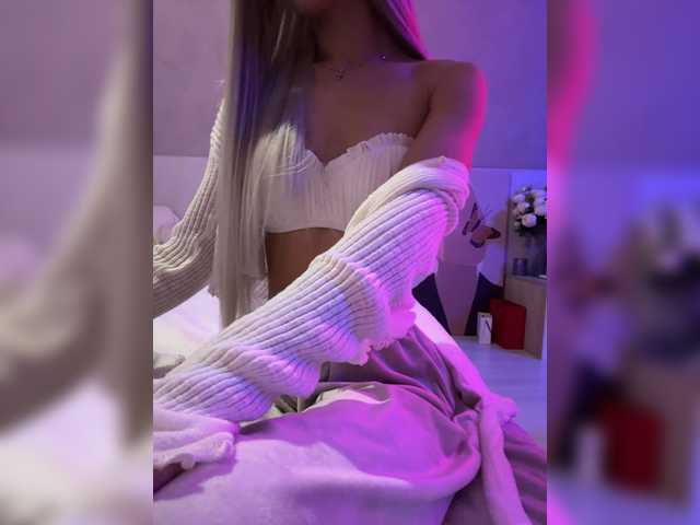 HollyPolly111 live cam on BongaCams
