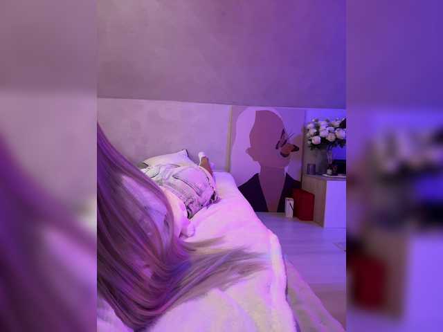 HollyPolly111 live cam on BongaCams