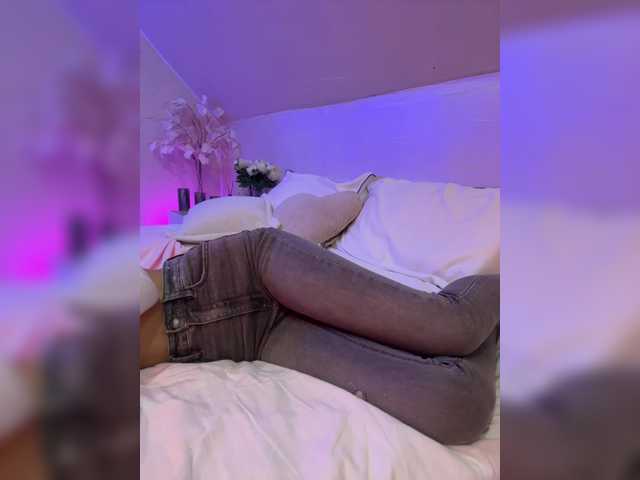 HollyPolly111 live cam on BongaCams
