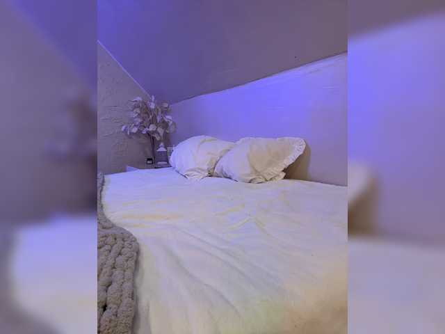 HollyPolly111 live cam on BongaCams