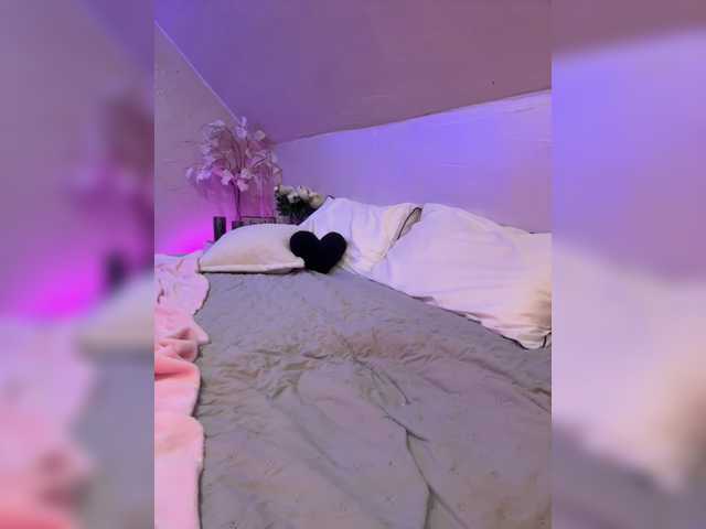 PauLiiine live cam preview