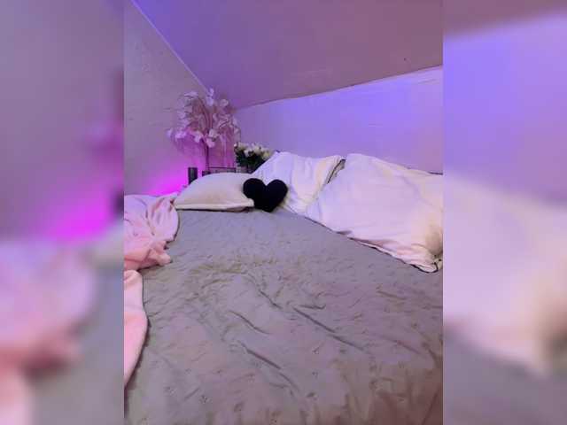 HollyPolly111, en directo ahora en BongaCams
