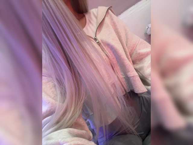 HollyPolly111 live cam on BongaCams