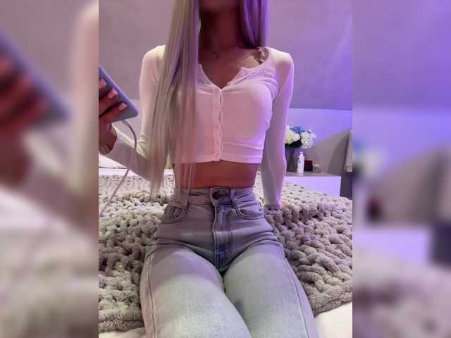 HollyPolly111 live cam on BongaCams