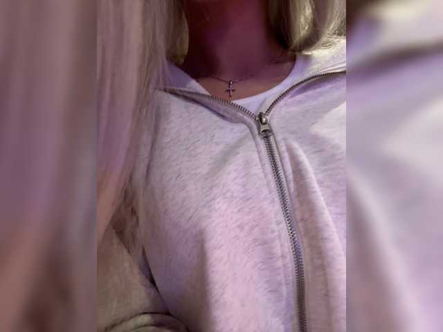 HollyPolly111 live cam on BongaCams