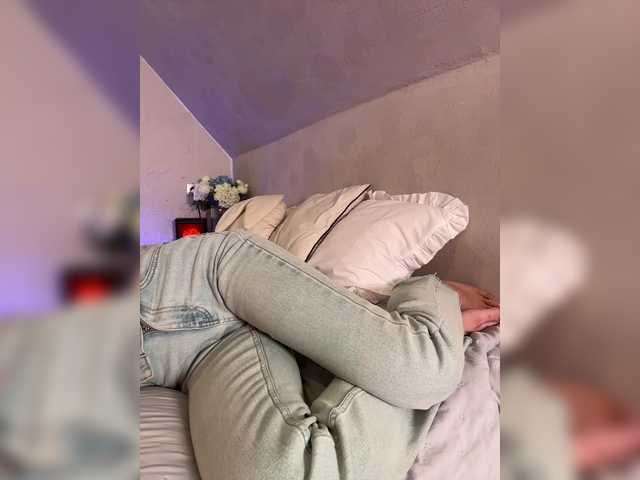 HollyPolly111 live cam on BongaCams