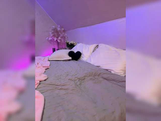 PauLiiine live cam preview