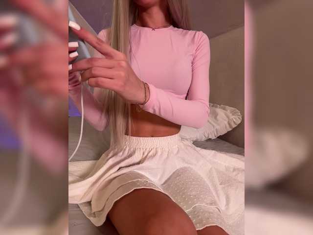 HollyPolly111 live cam on BongaCams