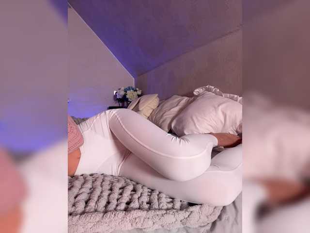 HollyPolly111 live cam on BongaCams