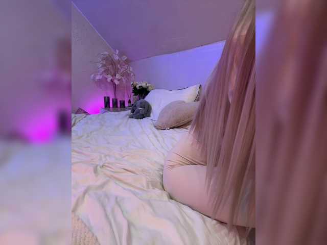 HollyPolly111 live cam on BongaCams