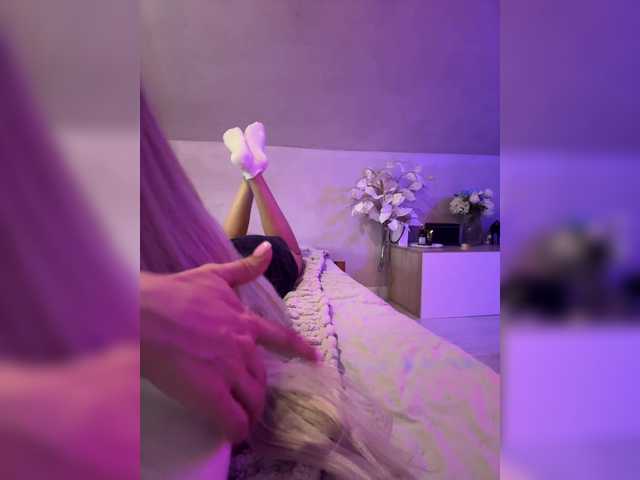 HollyPolly111 live cam on BongaCams