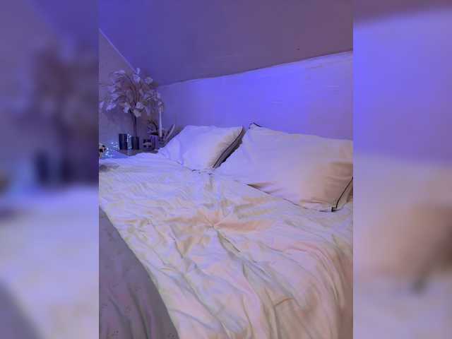 HollyPolly111 live cam on BongaCams
