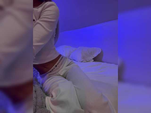 HollyPolly111 live cam