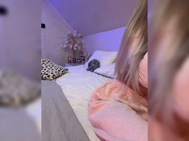 HollyPolly111 live cam on BongaCams